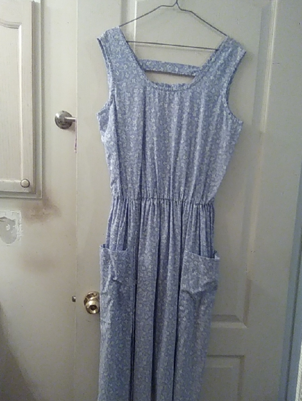 Blue Floral Sleeveless Maxi Dress with Pockets